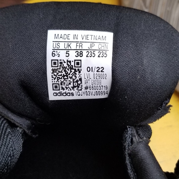 Adidas women's size 6. - Picture 6 of 6